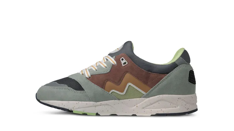 Karhu Aria 95 – Pigeon / Doe (F803087)