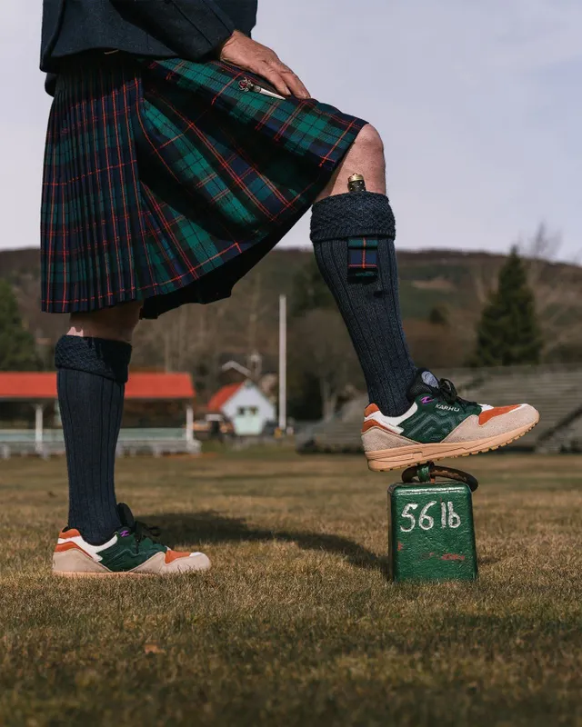 Karhu Legacy 96 X Hanon ”highland Games” – Smoke Gray / Trekking Green (F806028)