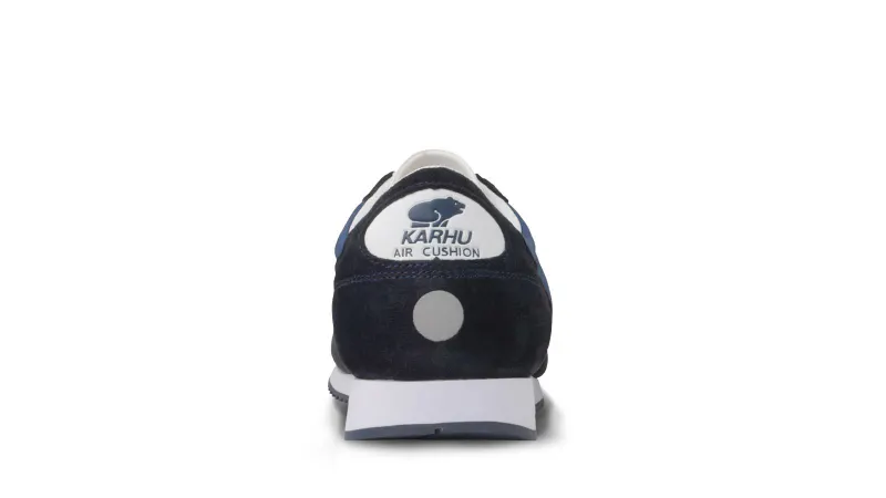 Karhu Albatross 82 – Deep Navy / White (F802501)