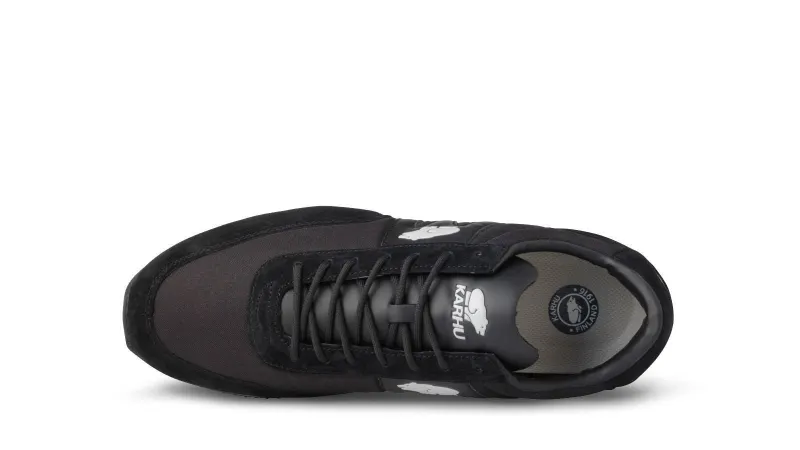 Karhu Albatross 82 – Black / Black (F802567)