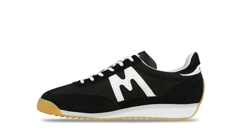 Karhu Mestari – Black / White (F805003)