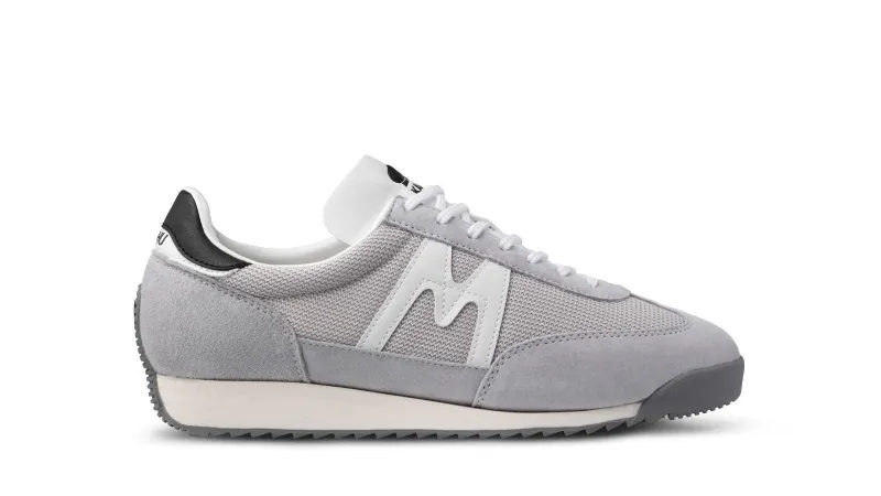 Karhu Mestari – Dawn Blue / Bright White (F805039)