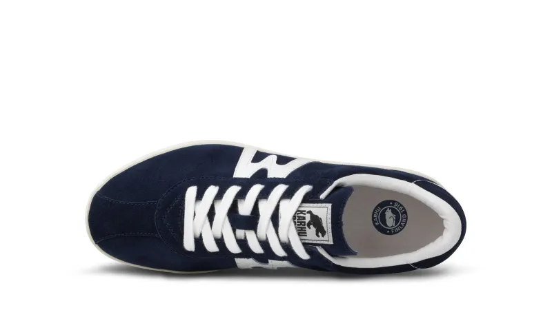 Karhu Trampas – Navy / White (F809006)