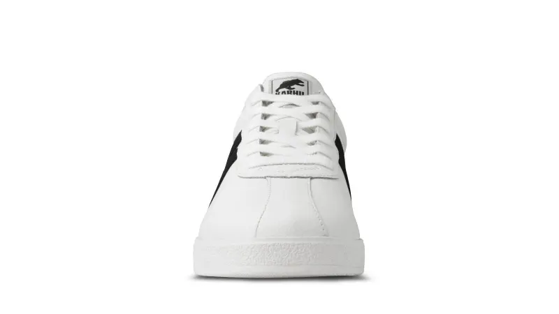 Karhu Trampas – White / Black (F809005)