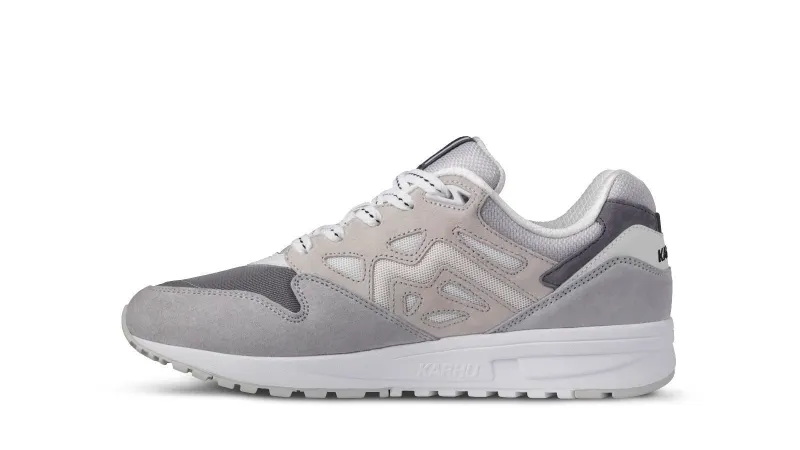 Karhu Legacy 96 – Dawn Blue / Bright White (F806021)