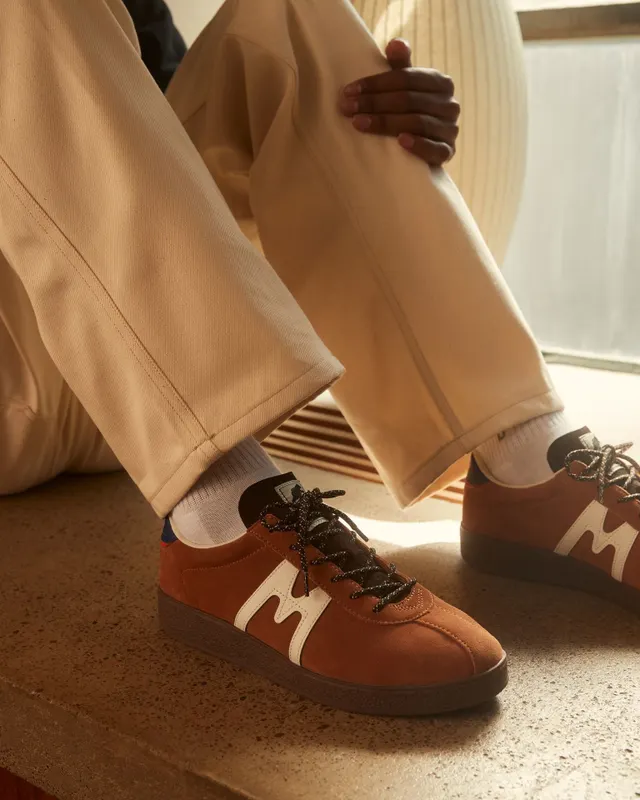 Karhu Trampas – Brown Sugar / Bright White (F809029)