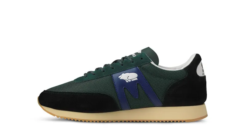 Karhu Albatross 82 – Jet Black / Sodalite Blue (F807035)