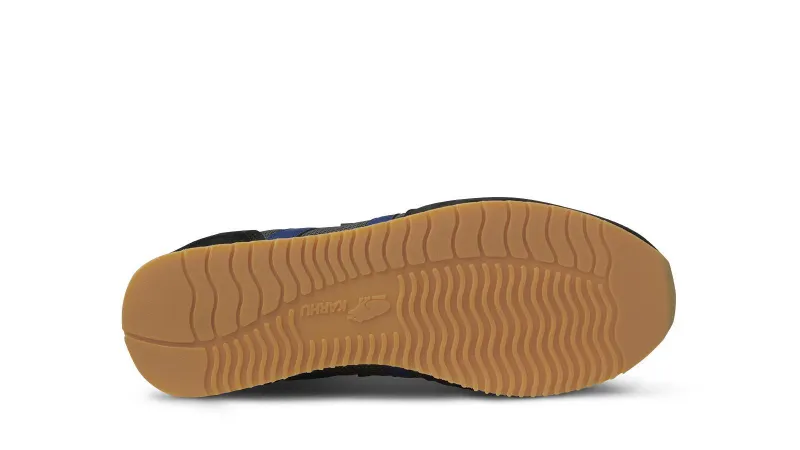 Karhu Albatross 82 – Jet Black / Sodalite Blue (F807035)