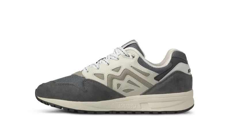 Karhu Legacy 96 – Gunmetal / Abbey Stone (F806039)