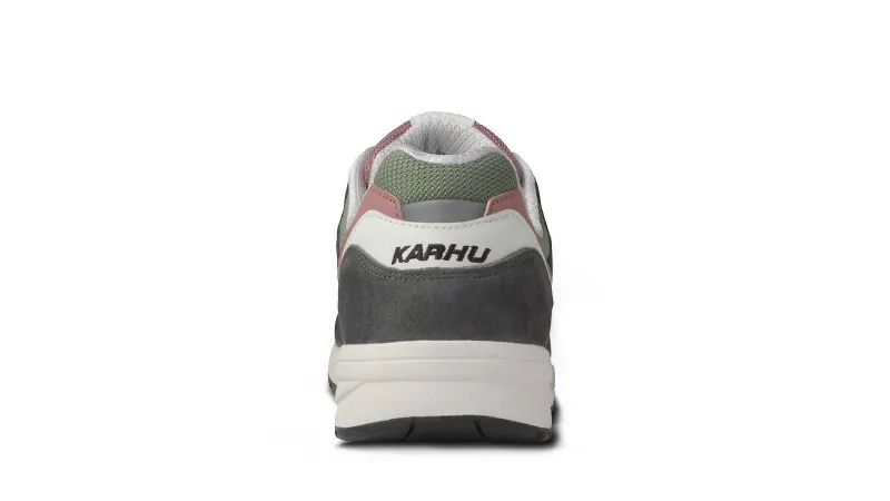 Karhu Legacy 96 – Gunmetal / India Ink (F806041)