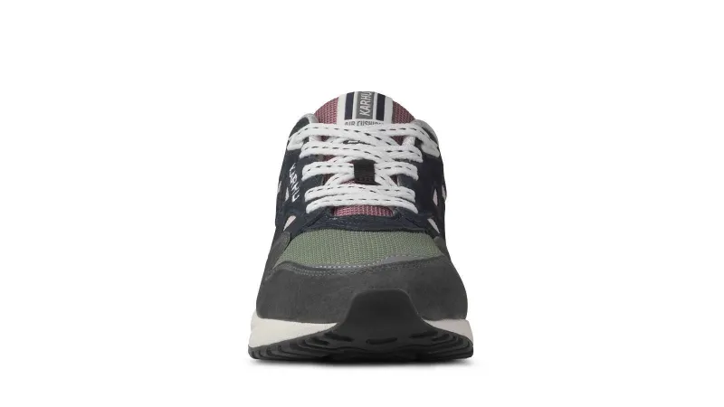 Karhu Legacy 96 – Gunmetal / India Ink (F806041)