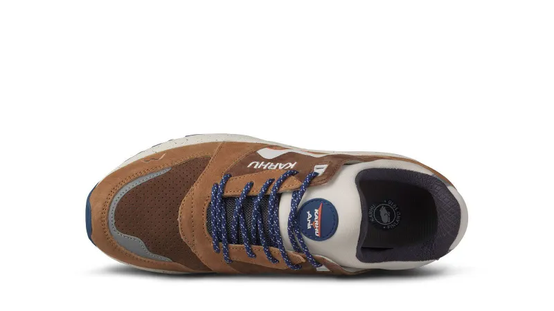 Karhu Aria 95 – Brown Sugar / Aztec (F803093)
