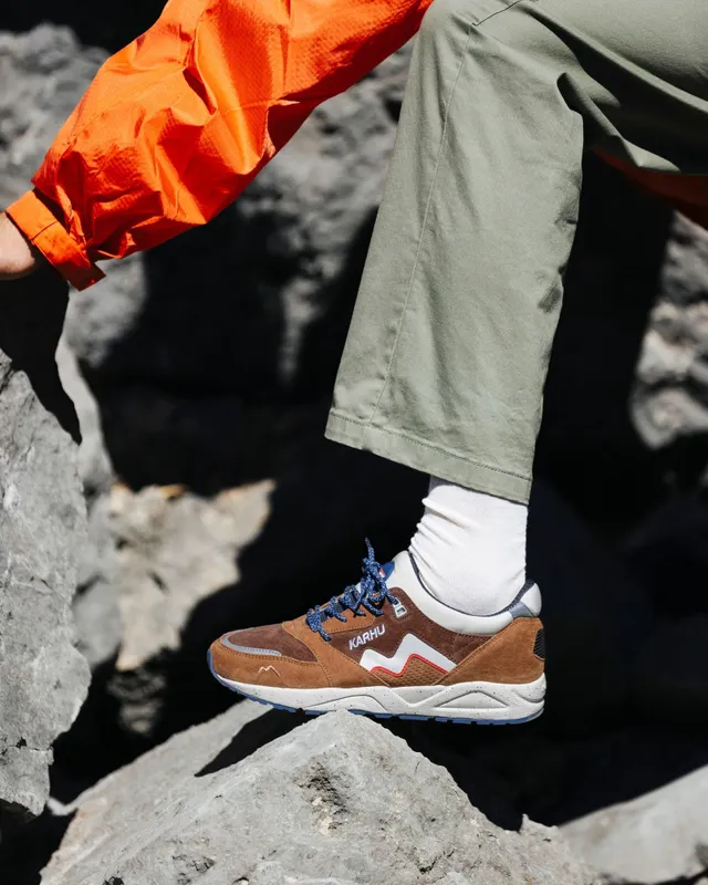 Karhu Aria 95 – Brown Sugar / Aztec (F803093)