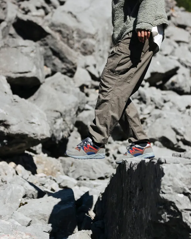Karhu Fusion 2.0 – Abbey Stone / Beaver Fur (F804135)