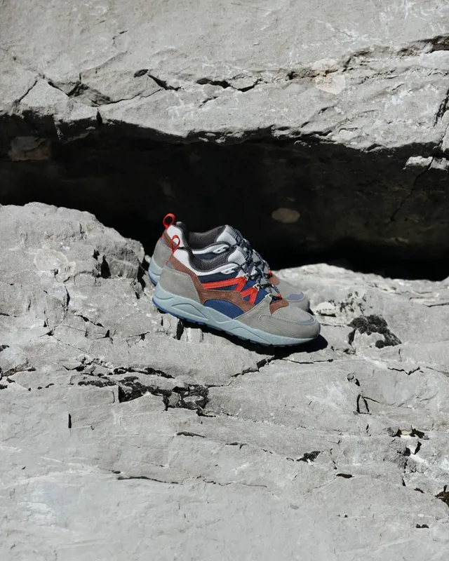 Karhu Fusion 2.0 – Abbey Stone / Beaver Fur (F804135)
