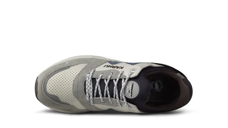 Karhu Aria 95 – Pigeon / China Blue (F803092)