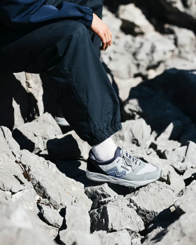 Karhu Aria 95 – Pigeon / China Blue (F803092)