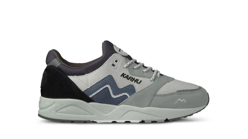 Karhu Aria 95 – Pigeon / China Blue (F803092)