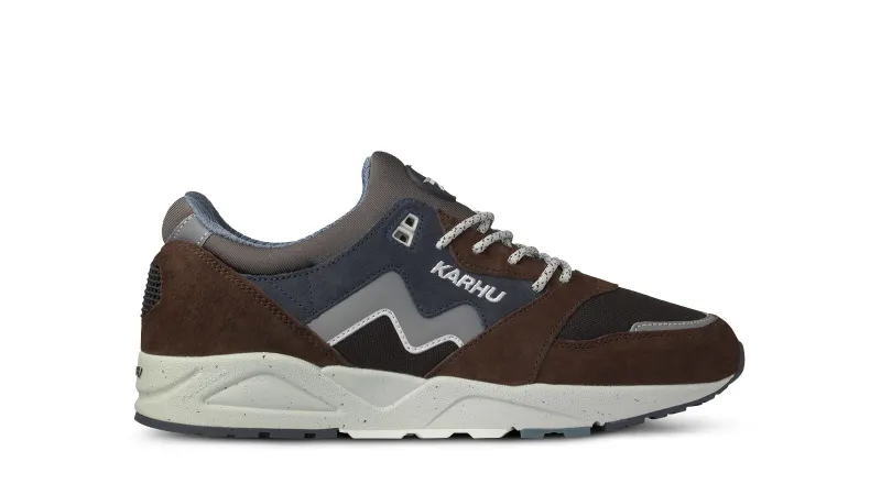 Karhu Aria 95 – Java / India Ink (F803090)