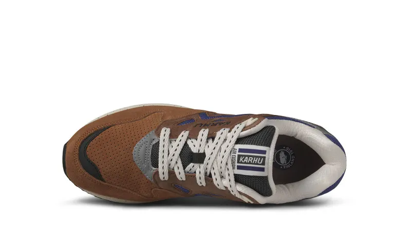 Karhu Legacy 96 “trees Of Finland” Pack – Aztec / Sodalite Blue (F806037)