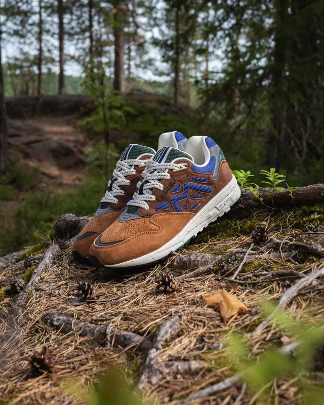 Karhu Legacy 96 “trees Of Finland” Pack – Aztec / Sodalite Blue (F806037)