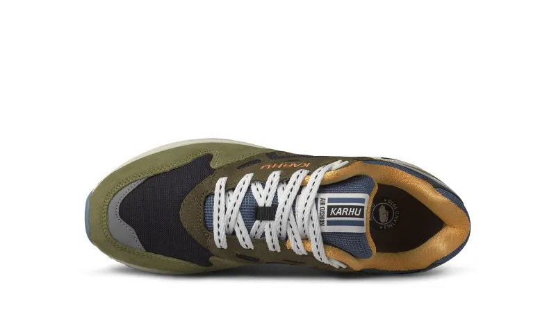 Karhu Legacy 96 “trees Of Finland” Pack – Green Moss / India Ink (F806040)