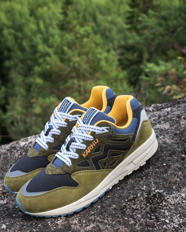 Karhu Legacy 96 “trees Of Finland” Pack – Green Moss / India Ink (F806040)