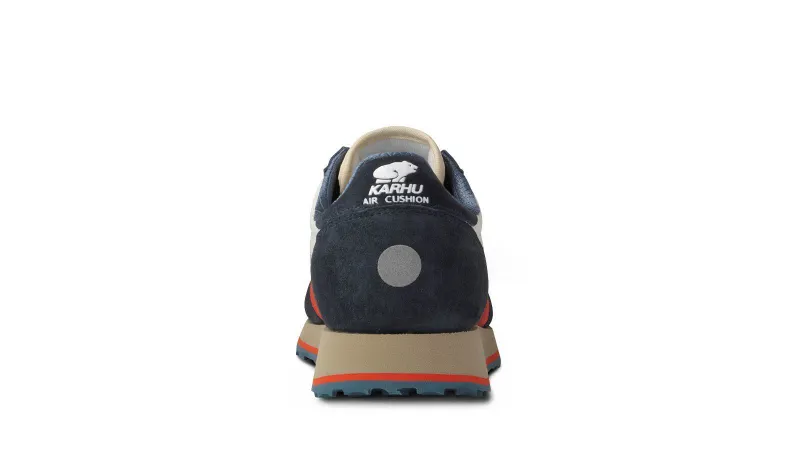 Karhu Albatross Control – India Ink / Cherry Tomato (F820001)