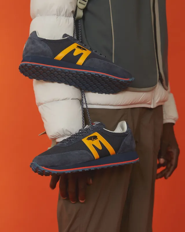 Karhu Albatross Control – India Ink / Golden Yellow (F820002)