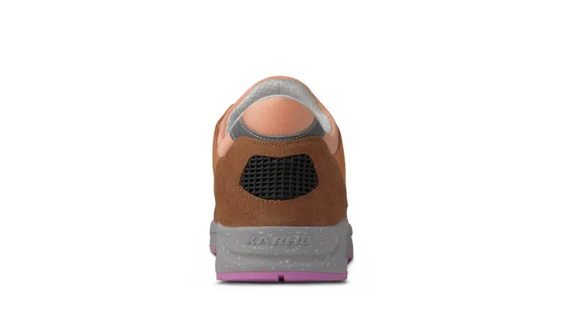 Karhu Aria 95 – Brown Sugar / Almost Apricot (F803096)