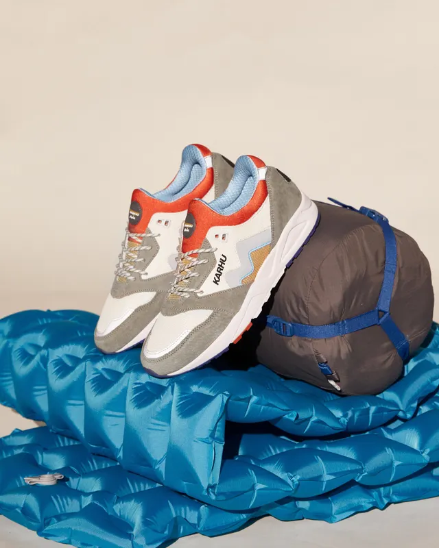 Karhu Aria 95 “the Forest Rules” Pack – Abbey Stone / Silver (F803095)