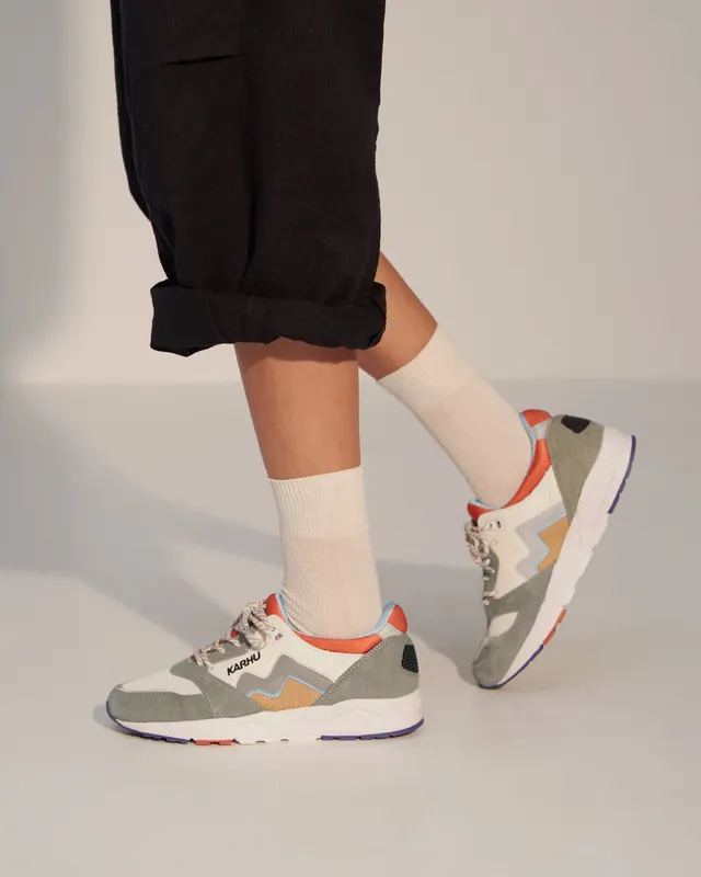 Karhu Aria 95 “the Forest Rules” Pack – Abbey Stone / Silver (F803095)