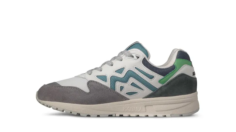 Karhu Legacy 96 – Sleet / Brittany Blue (F806048)