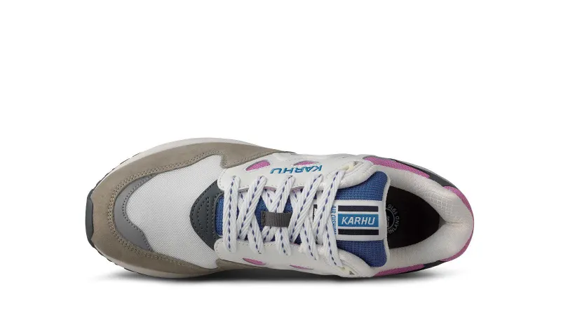 Karhu Legacy 96 – Abbey Stone / Cyclamen (F806051)