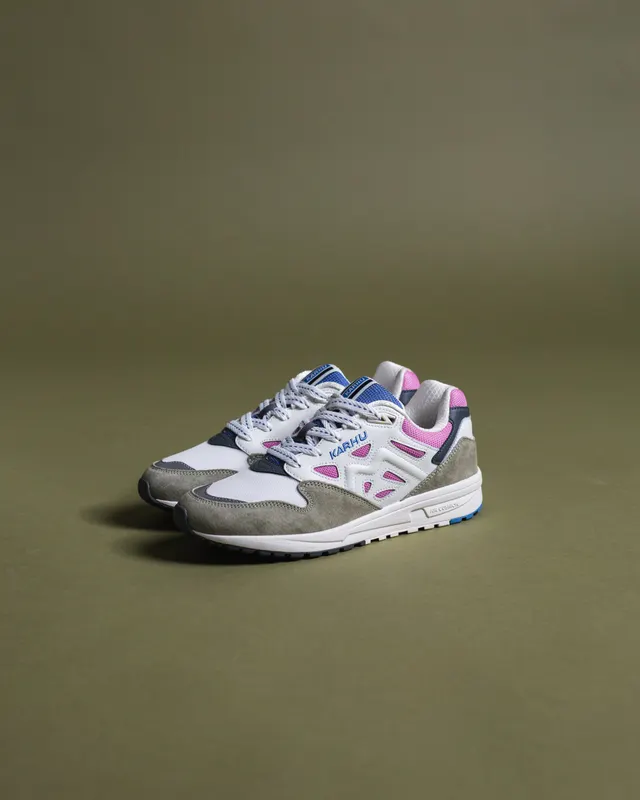 Karhu Legacy 96 – Abbey Stone / Cyclamen (F806051)