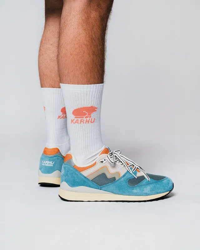 Karhu Synchron Classic – Reef Waters / Abbey Stone (F802676)