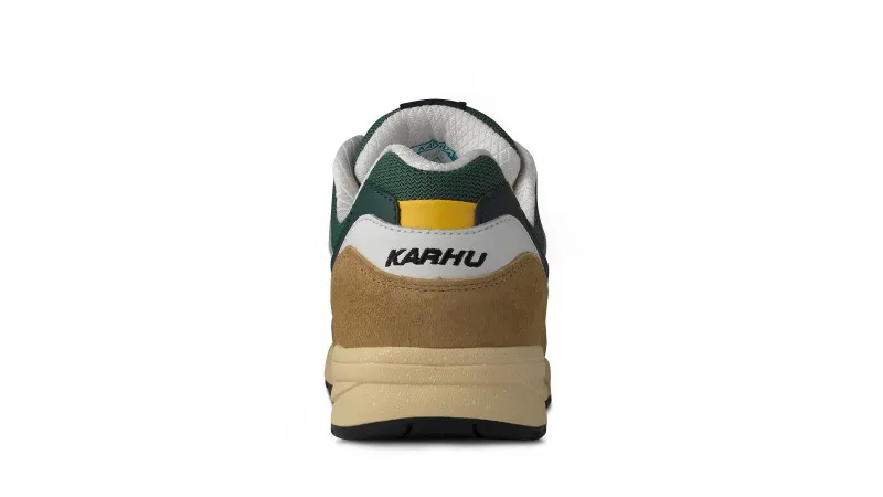 Karhu Legacy 96 – Curry / Nugget (F806049)