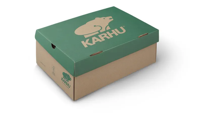 Karhu Legacy 96 – Curry / Nugget (F806049)