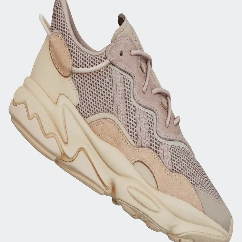 adidas OZWEEGO Wonder Taupe / Wonder Taupe / Sand Strata (H06147)