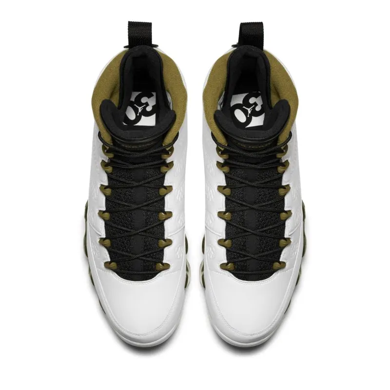 Jordan 9 Retro Statue (302370-109)