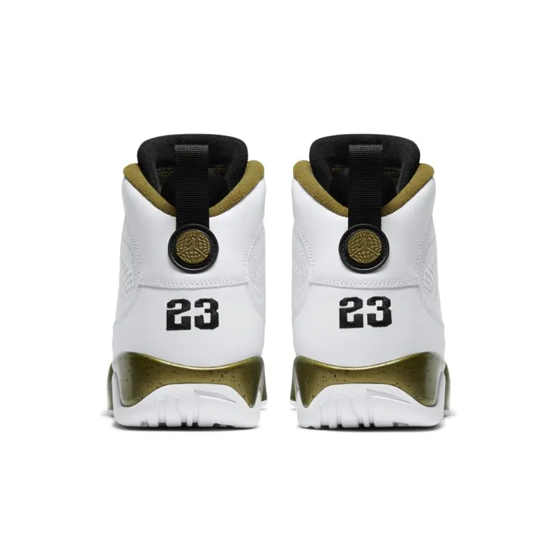 Jordan 9 Retro Statue (302370-109)
