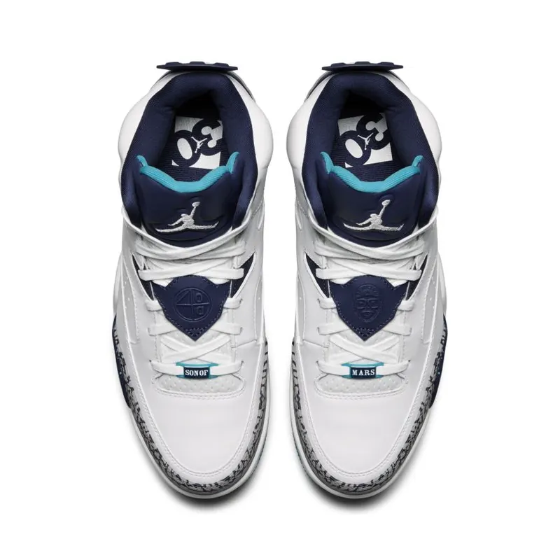 Jordan Son of Mars Low Hornets (580603-105)