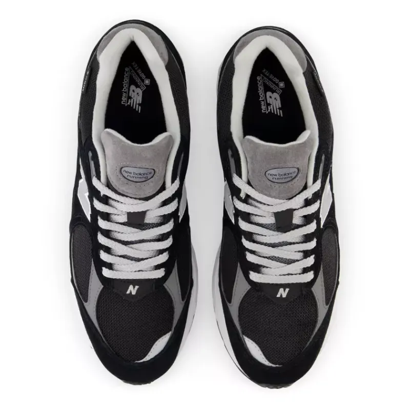 New Balance 2002R Gore-Tex Black Castlerock (M2002RXD)