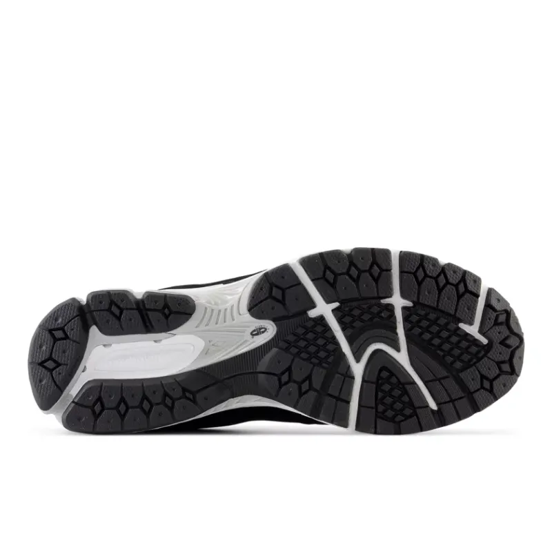New Balance 2002R Gore-Tex Black Castlerock (M2002RXD)