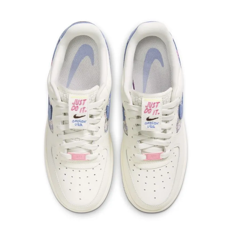 Nike Air Force 1 Low ’07 LX Denim Swoosh Boucle (Women’s) (FJ7740-141)