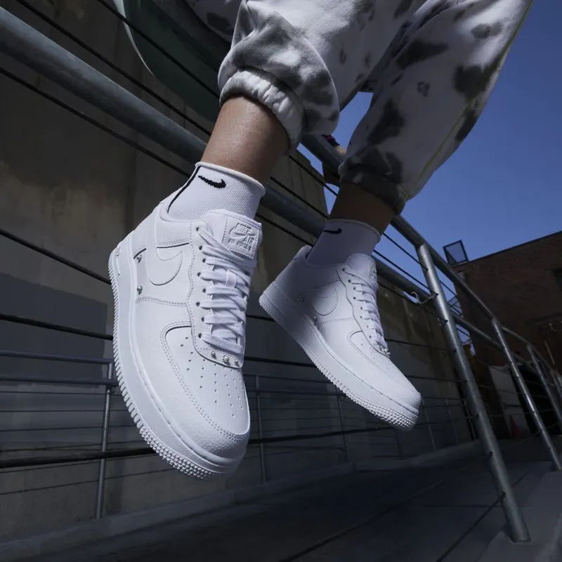 Nike Air Force 1 Low ’07 SE Pearl White (Women’s) (DQ0231-100)