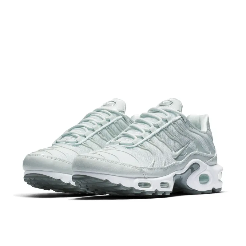 Nike Air Max Plus SE Barely Grey (Women’s) (862201-005)