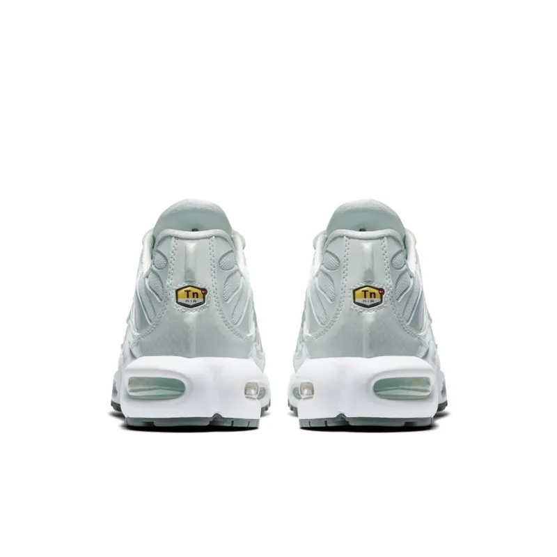 Nike Air Max Plus SE Barely Grey (Women’s) (862201-005)