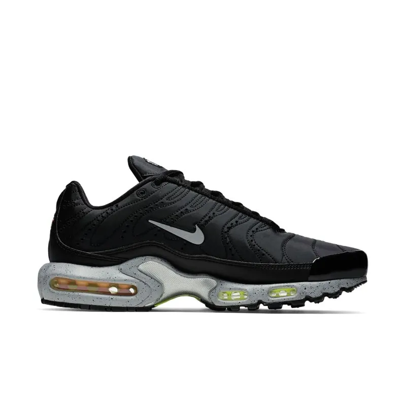 Nike Air Max Plus Tuned to Black (815994-003)