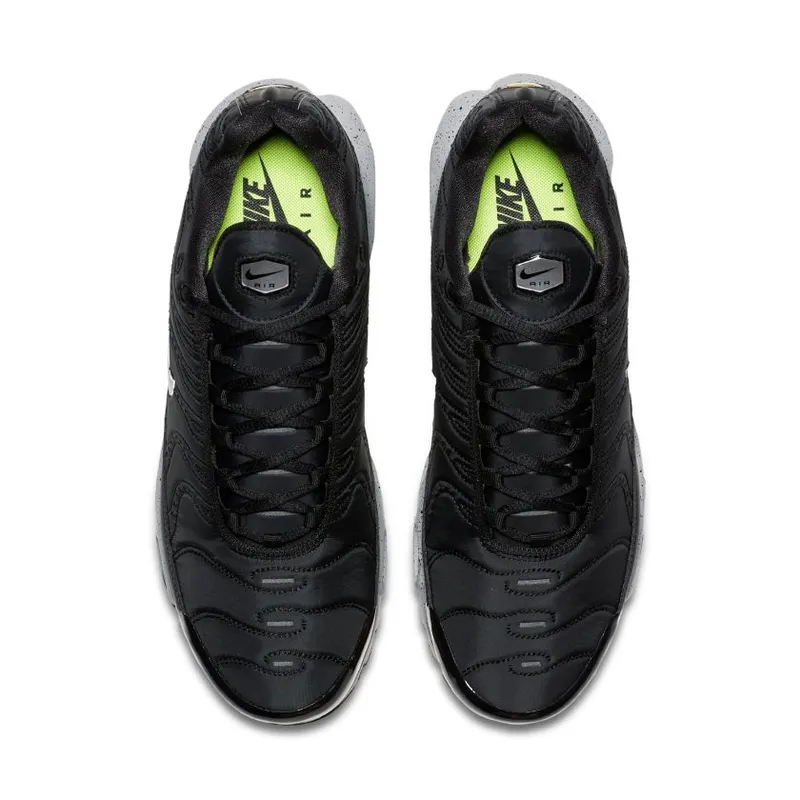 Nike Air Max Plus Tuned to Black (815994-003)